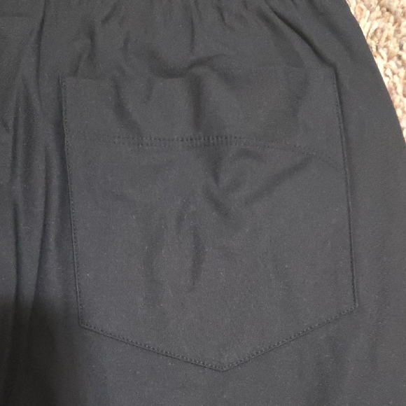 *NWT* Fabletics The Don Men's Pull-On Shorts - 8" Inseam, Black, Size Medium - Picture 5 of 7